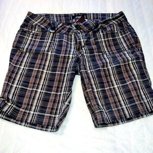 WOMEN'S YMI shorts size 7